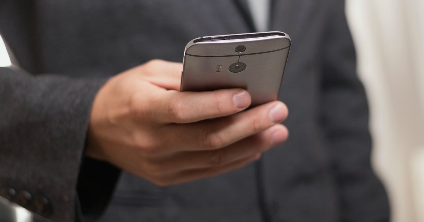 Rappels par SMS et e-mail : ce qu'ils coûtent et ce qui fait varier le prix